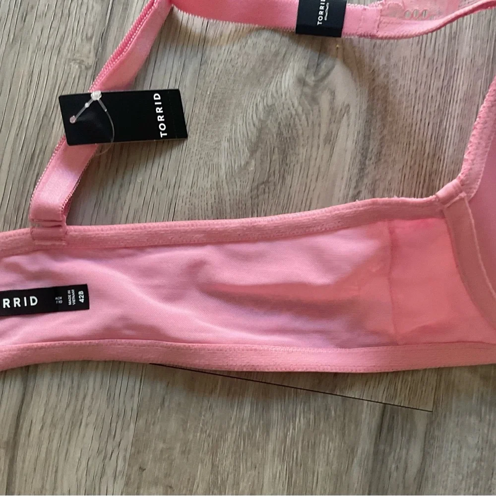 Torrid Plunge Push Up  Lace Padded Underwire Bra In Color Sea Pink Size 42B NWT - Picture 10 of 14